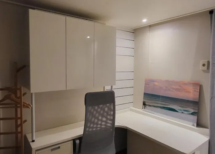 The Mono, 3min Walk From Sinchon Station Line2, Entire Private #신촌 #연대 #홍대 * 首爾